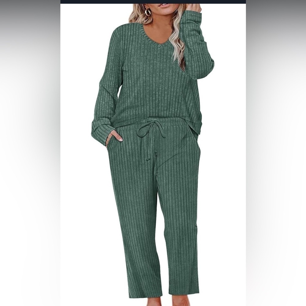 Green Ribbed Lounge Set - Picture 1 of 2
